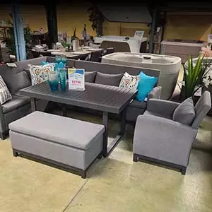 Modena Sectional with Coffee Table