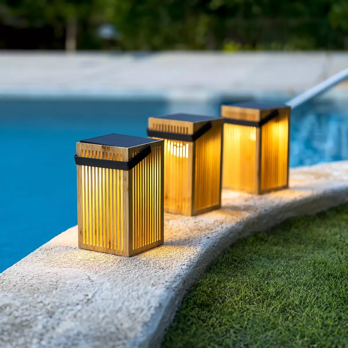 Newgarden Okinawa Solar & Rechargeable Lantern Lamp